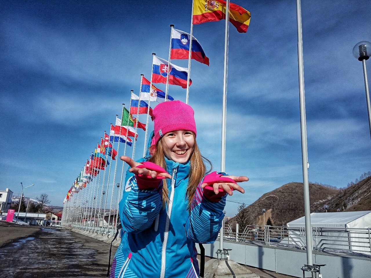 Оренбургские волонтеры участвуют во Всемирной зимней универсиаде в Красноярске