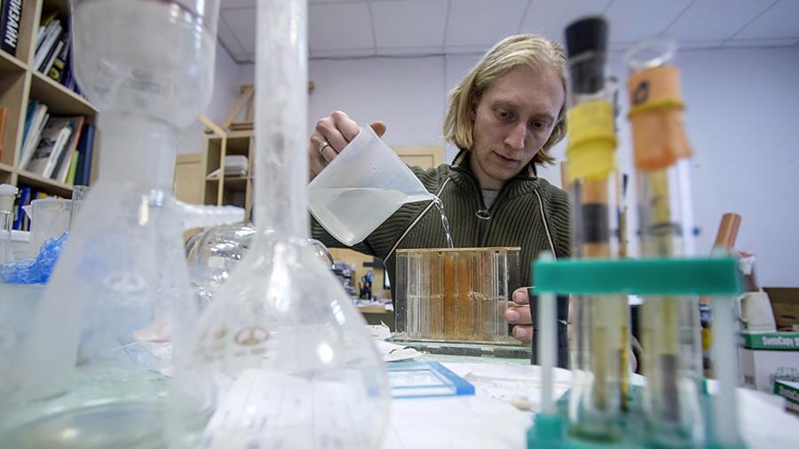 Чистая вода: российские ученые открыли новый способ фильтрации