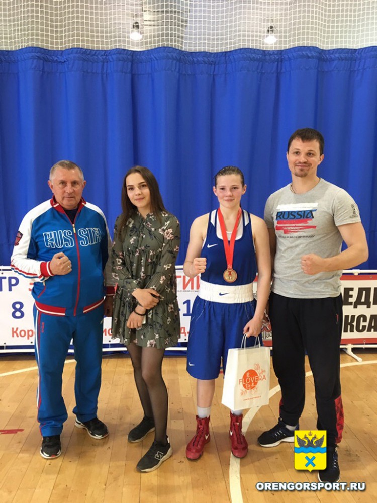 Яна Мещерина завоевала серебро молодежного первенства России по боксу