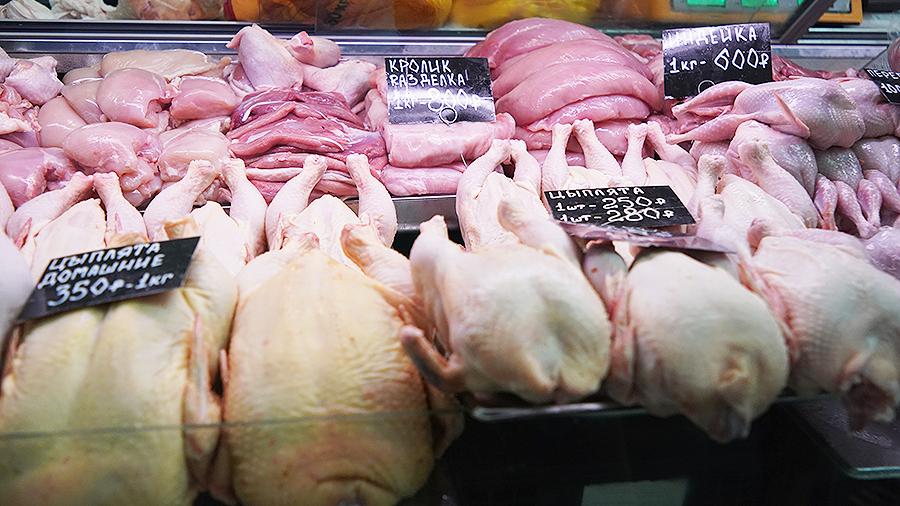 Эксперты рассказали об опасности мытья куриного мяса