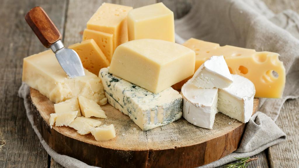 Сыр вызывает привыкание: врачи рекомендуют не злоупотреблять продуктом