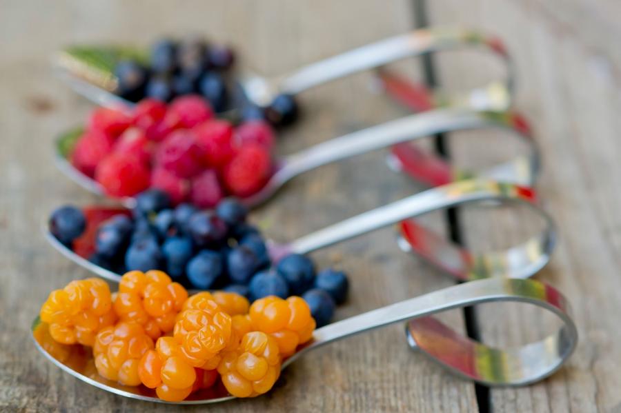 ТОП-5 летних ягод, которые помогут похудеть