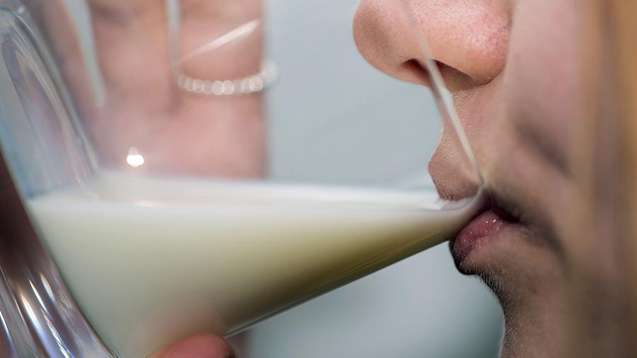 Молоко за вредность: ученые рассказали, как продукт защищает от рака и диабета