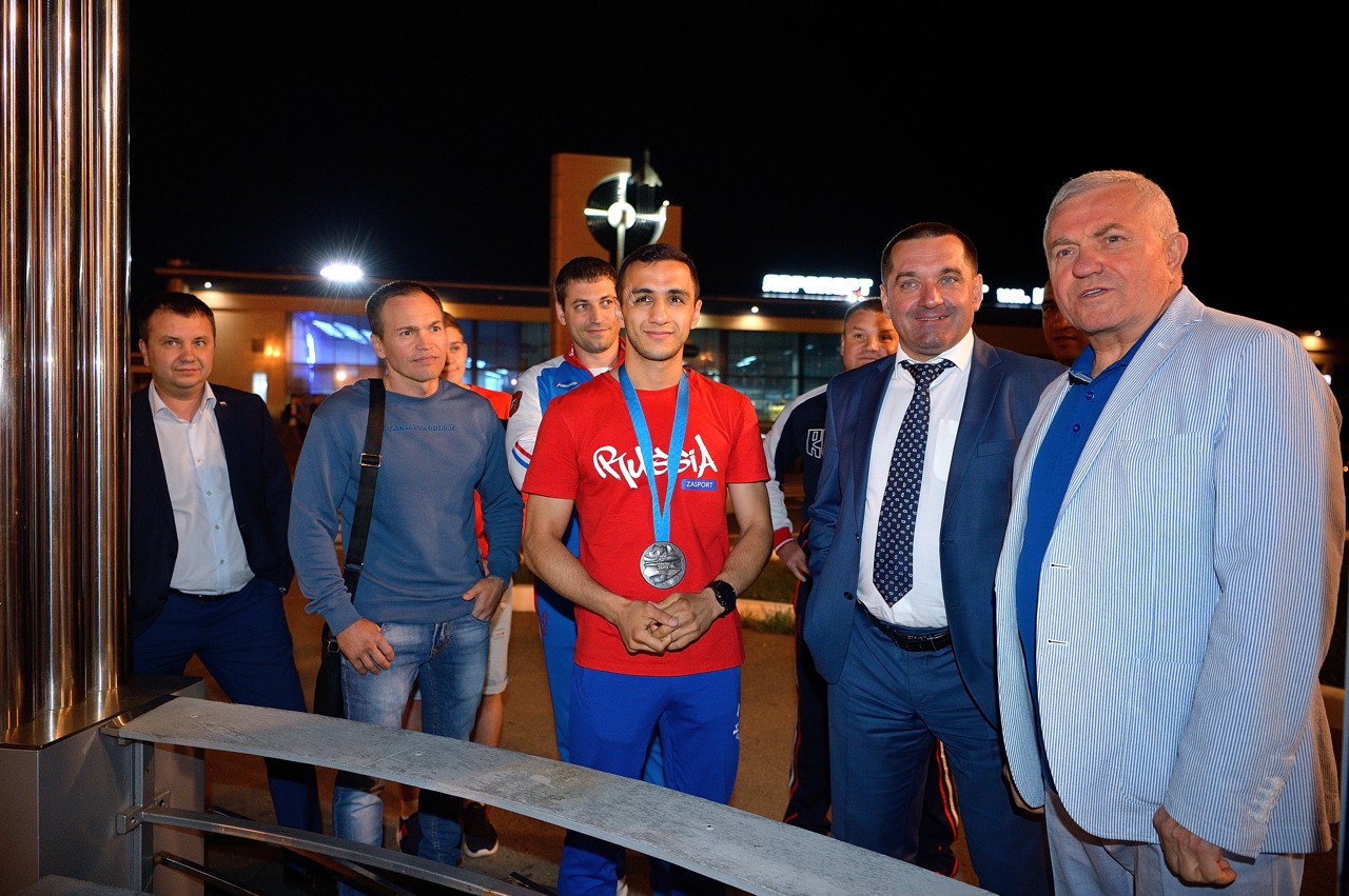 Серебряного призера Европейских игр Габила Мамедова встретили в аэропорту Оренбурга