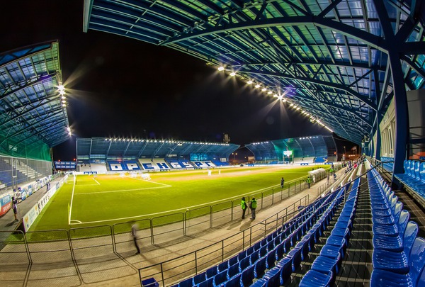 Стадион «Газовик» получил лицензию на два года