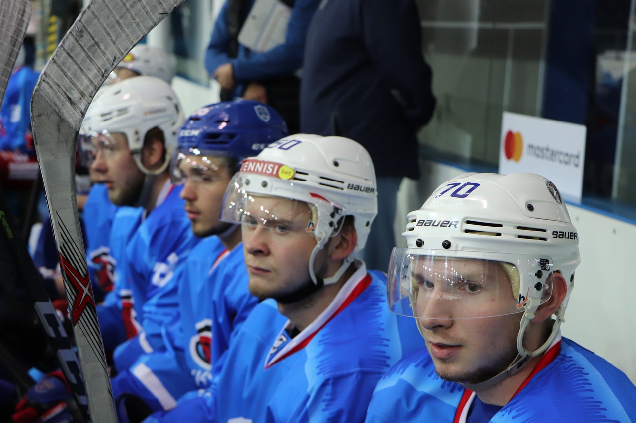 Хоккейный клуб «Оренбург» проиграл в Чебоксарах