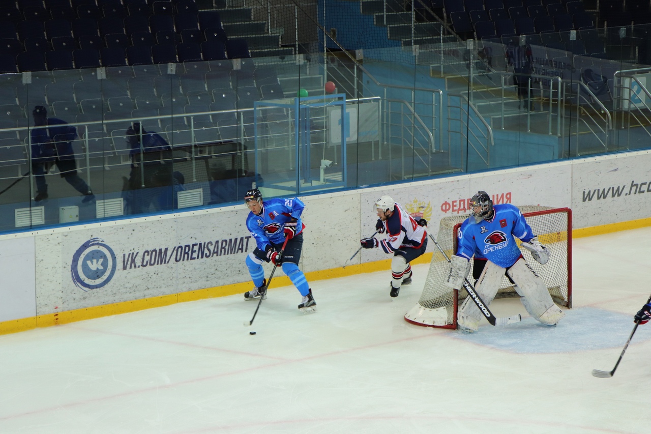 Хоккейный клуб «Оренбург» после серии матчей занял вторую строчку таблицы ВХЛ-Б