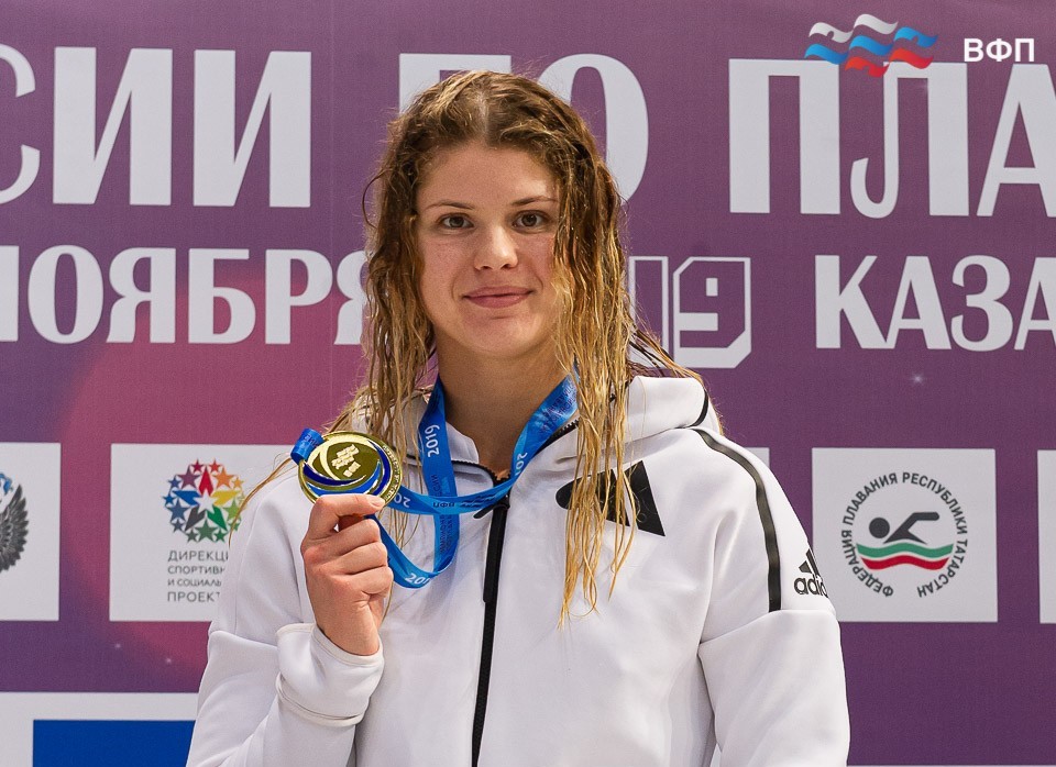 Мария Каменева поставила новый рекорд и завоевала золото Чемпионата России по плаванию