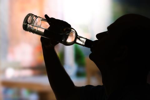 Минздрав посчитает реальное количество выпитого россиянами алкоголя