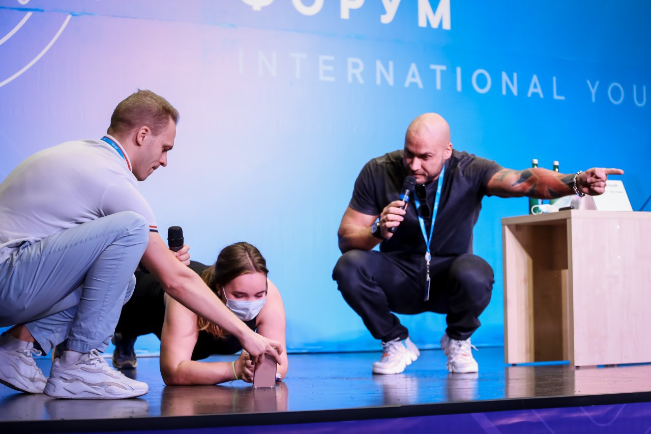 Василий Смольный мотивирует участников форума «Евразии Global» в Оренбурге