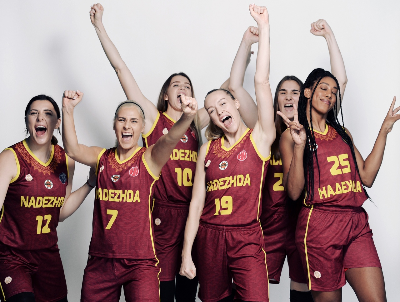 Сила и красота спорта: Баскетболистки «Надежды» в официальной фотосессии клуба
