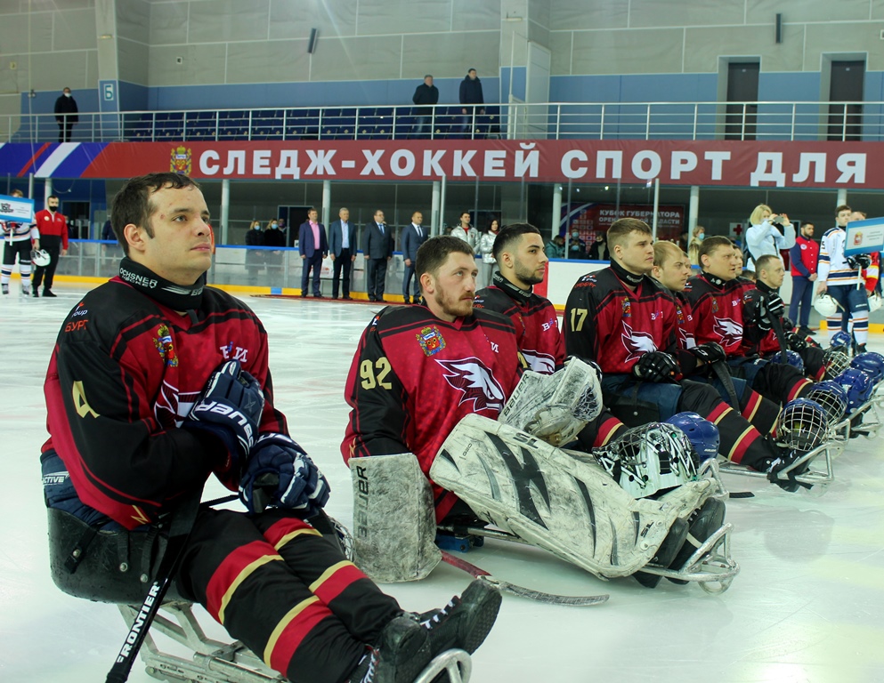 Оренбург принимает матчи сильнейших следж-хоккейных клубов страны