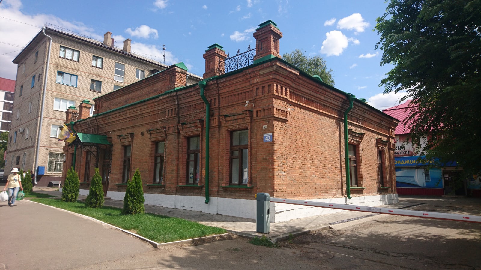 В Оренбурге завершились работы по благоустройству и реконструкции здания шахматного клуба