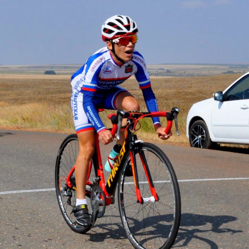 Оренбуржец Максим Колоколов завоевал золото Всероссийских соревнований по велоспорту