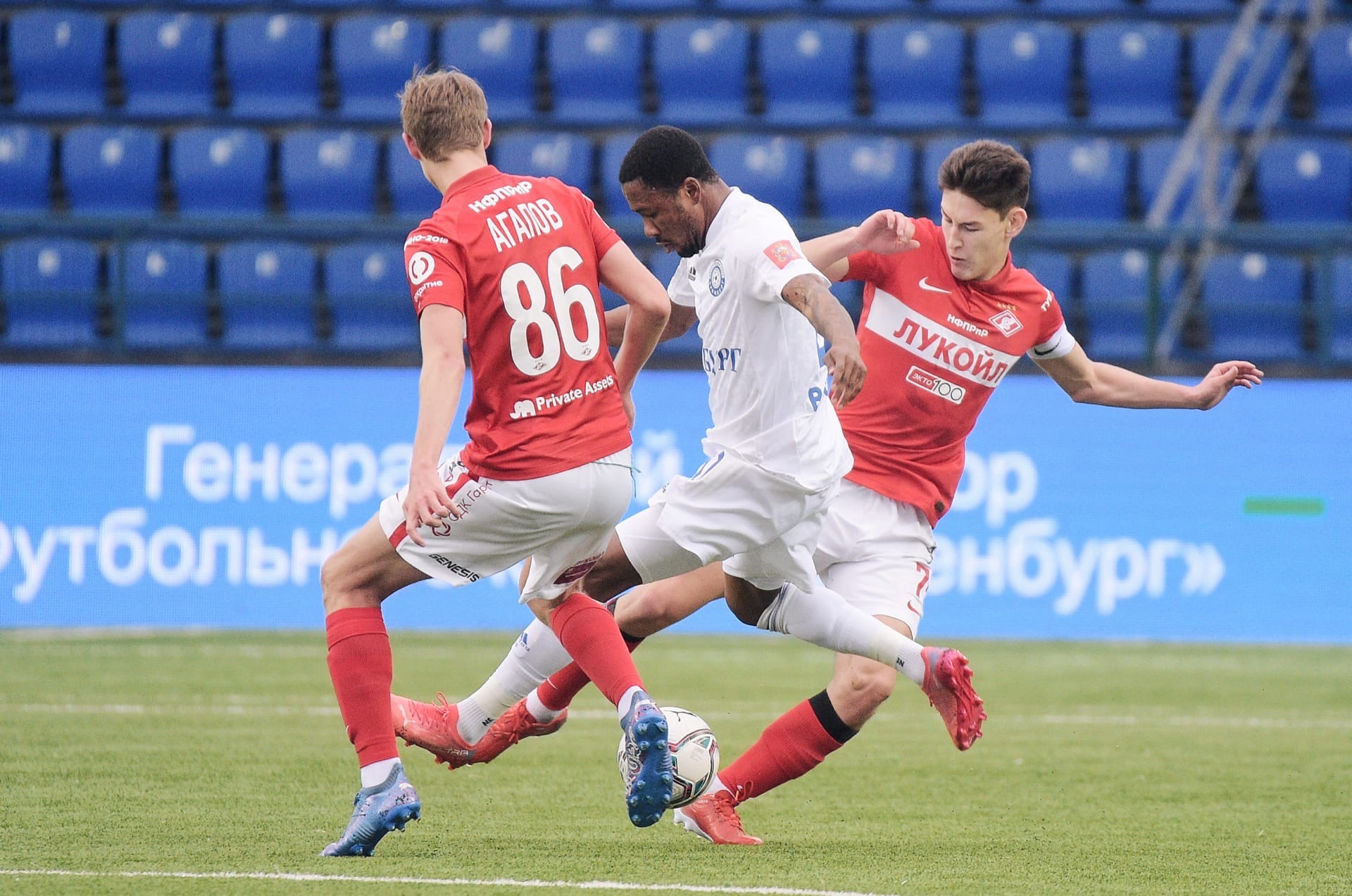 «Оренбург» на своем поле обыграл «Спартак-2», Фамейе с пенальти забил победный гол