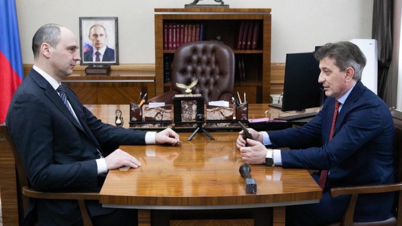 Президент клуба «Факел-Газпром» Олег Николаев встретился с губернатором Денисом Паслером