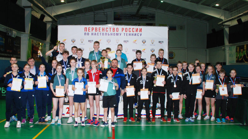 Сборные Оренбургской области завоевали золото и серебро первенства России по настольному теннису