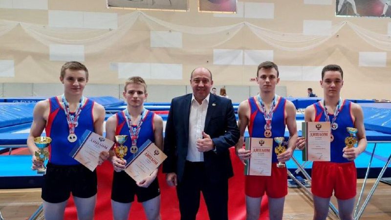 Оренбургские батутисты стали серебряными призерами чемпионата России