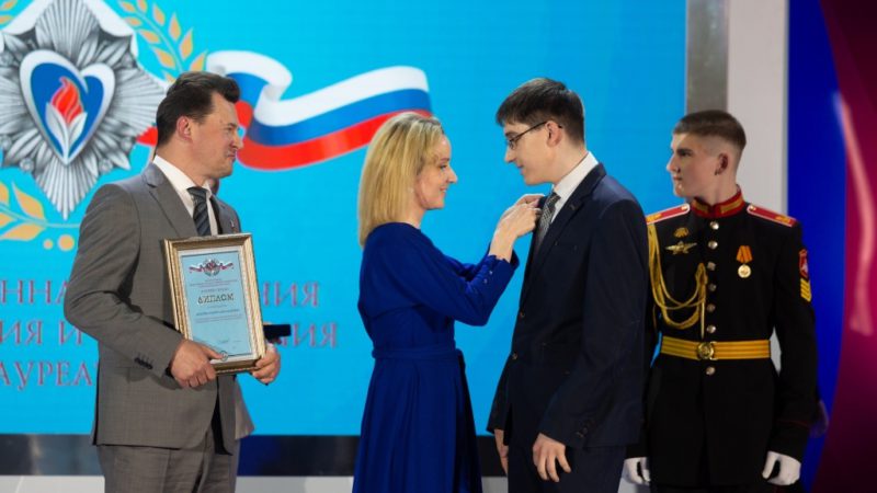Оренбургский спортсмен Андрей Дикарев награжден почетным знаком «Горячее сердце»