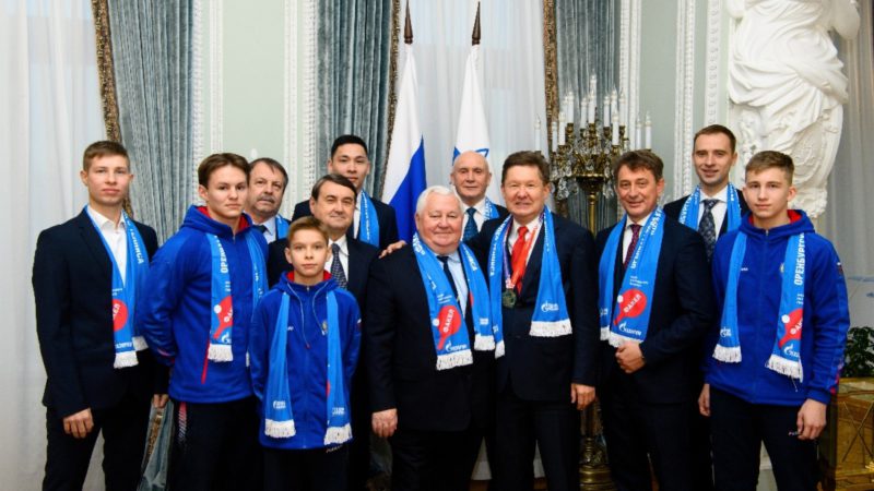 Председатель Правления ПАО «Газпром» Алексей Миллер встретился с руководством, тренерами и игроками «Факел-Газпрома»