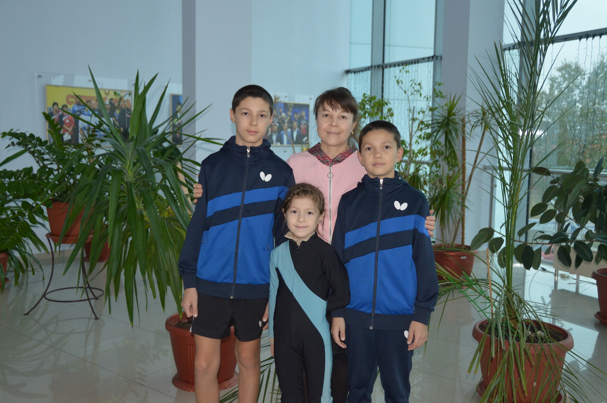 Семья чемпионов: Мама троих воспитанников Центра настольного тенниса рассказала о буднях юных спортсменов