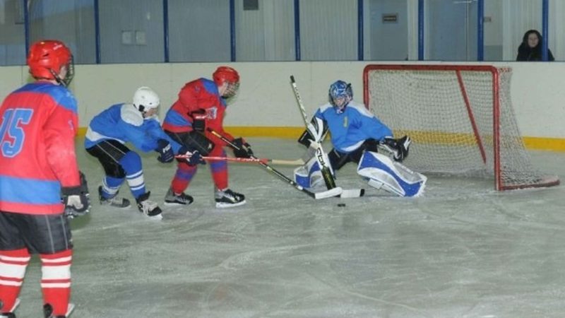 Для хоккеистов «Кристалла» построят крытый ледовый корт за 25 миллионов рублей