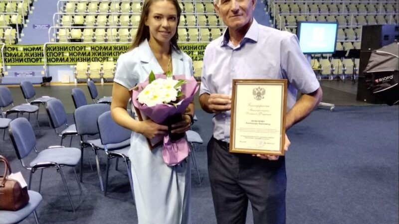 В Оренбуржье сертификат на жильё получила чемпионка мира по гиревому спорту Эльвира Сатлыкова