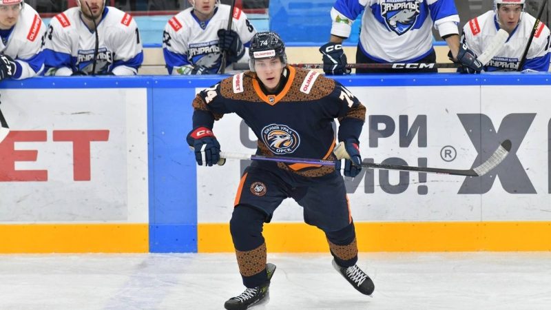 Орский хоккеист Кирилл Жуков вызван в молодежную сборную России