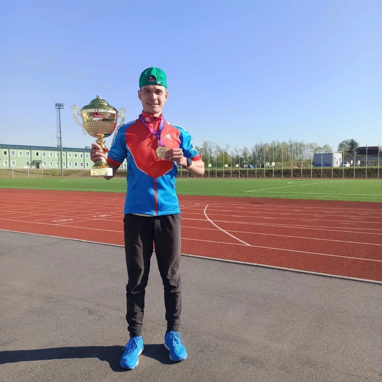 Оренбургский спортсмен взял золотую медаль Чемпионата России по горному бегу