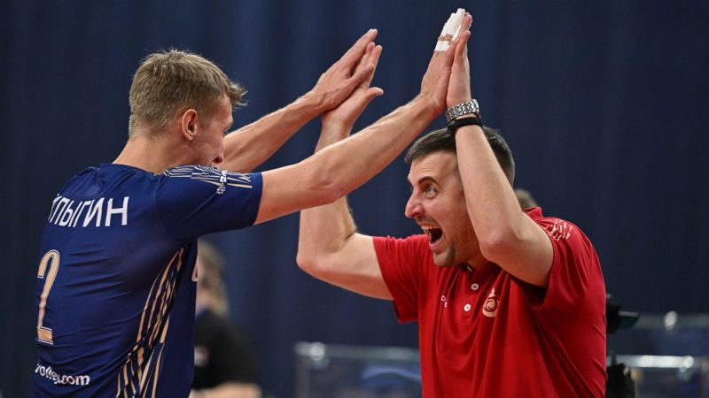 Волейболисты «Оренбуржья» вырвали победу у «Кузбасса»