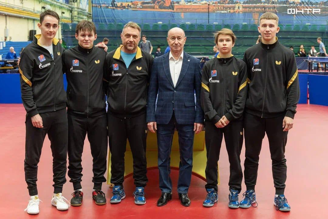 «Факел-Газпром-2» возглавил турнирную таблицу Суперлиги