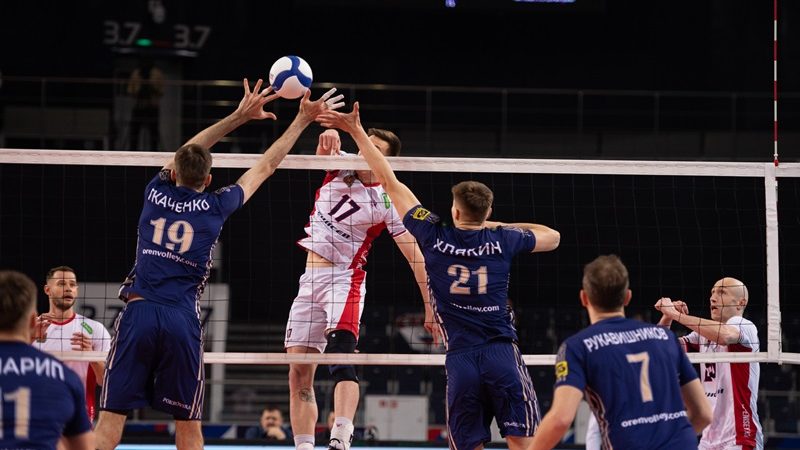 Волейболисты «Оренбуржья» на выезде уступили «Енисею»