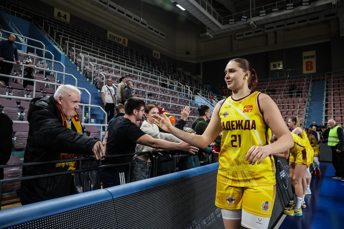 Оренбургская «Надежда» дома разгромила «Энергию»