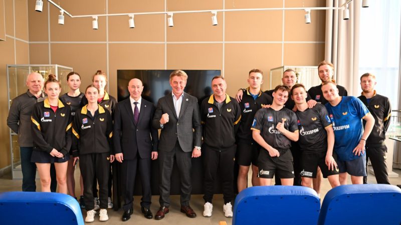 Олег Николаев пожелал командам «Факел-Газпром» удачи в новом туре Премьер-лиги