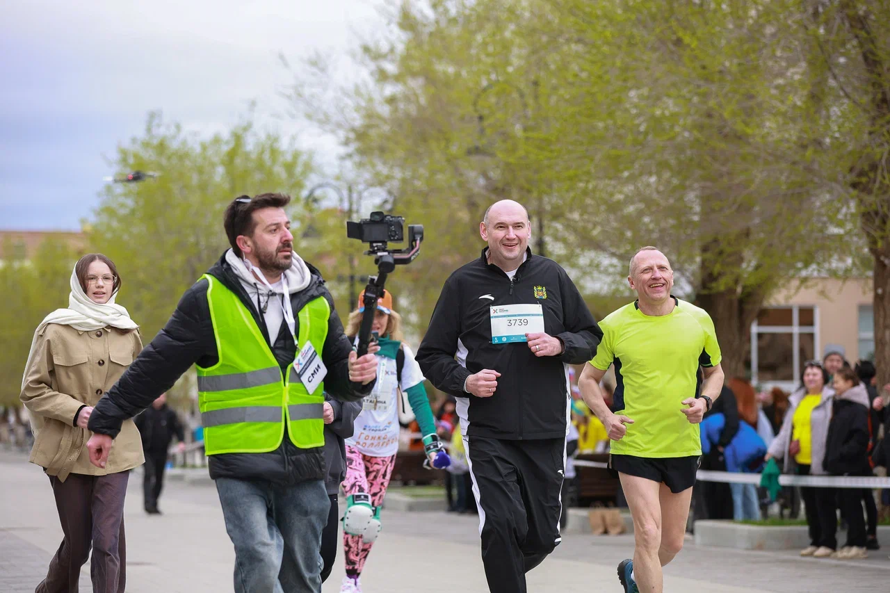 Солнцев и Юмадилов приняли участие в полумарафоне в Оренбурге
