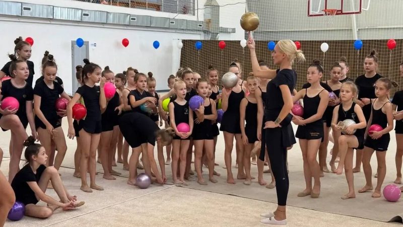 Олимпийская гимнастка Яна Кудрявцева провела мастер-класс для юных спортсменок