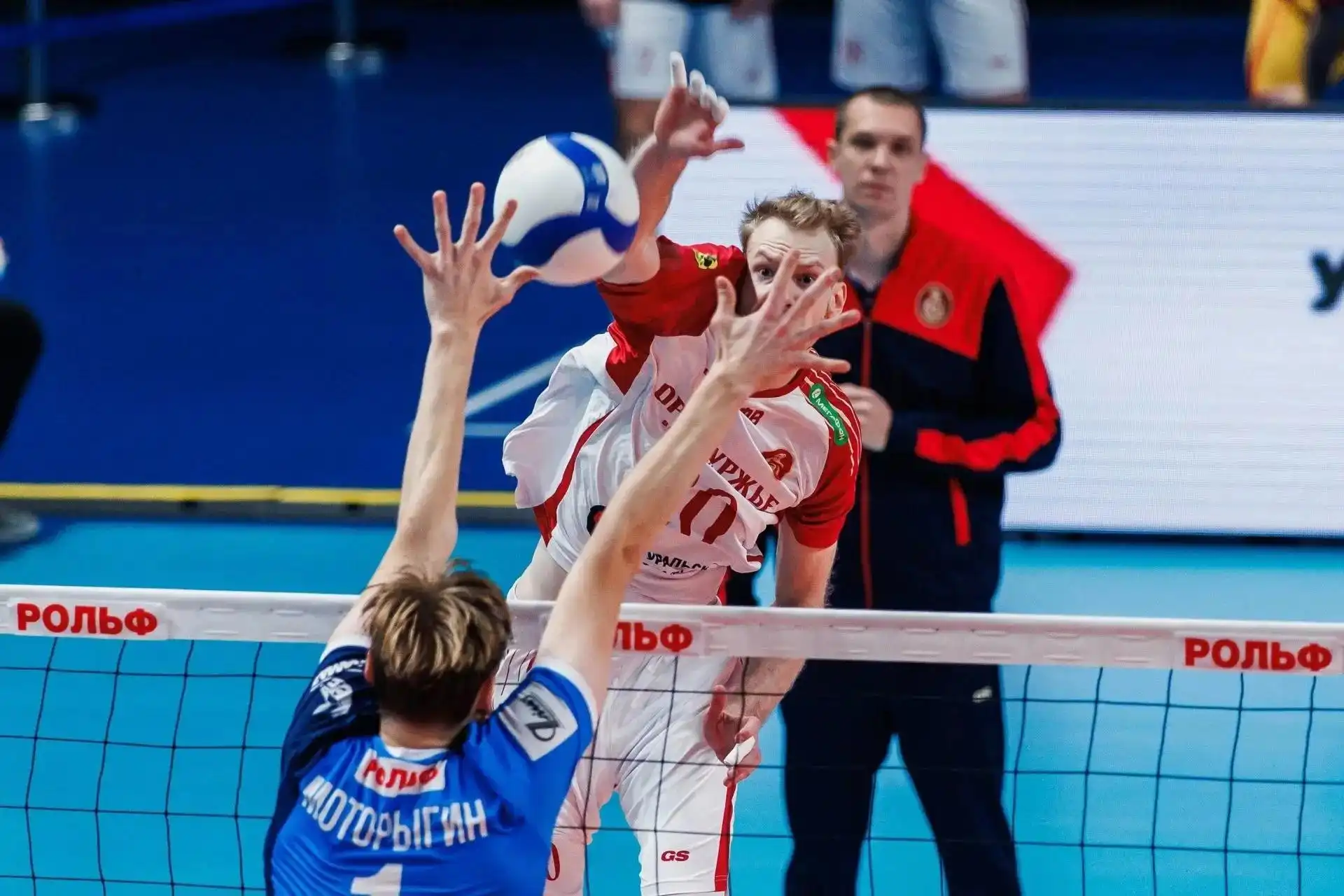 Волейбольный клуб «Оренбуржье» начал чемпионат России с победы над МГТУ